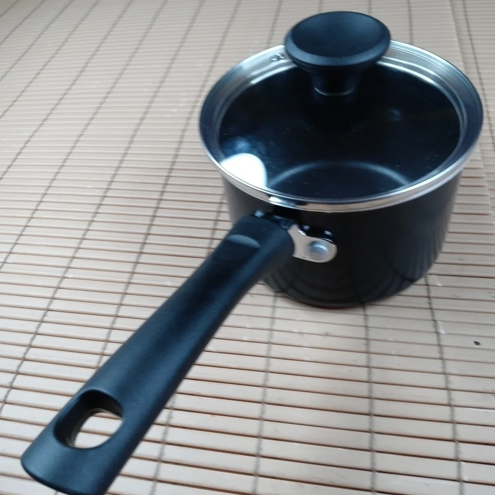 Tools of the Trade 1.5 Quart Black Enamel Pot w/ Lid non-stick coating HS10519
